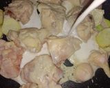 รูปขั้นตอนการทำที่ 3 ของ ต้มข่าไก่ (Thai Chicken Coconut Soup)