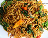 Foto langkah ke 4 dari resep Mie Goreng Jawa Pedas Enak / mie tek tek pedas.