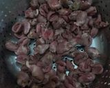 Foto langkah ke 1 dari resep Oseng jantung ayam kecap.