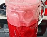 A picture of step 2 of My Cherry iced Drink 😍.