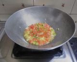 A picture of step 2 of Roti upma.