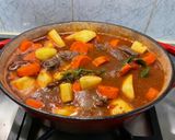 Une image de l'étape 20 de Ragoût de Sanglier aux Tomates, Carottes, Cèpes et Pommes de Terre.