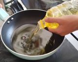 A picture of step 6 of How to make Indomie Cimol.