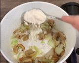 Foto langkah ke 3 dari resep Creamy Mushroom Sauce.