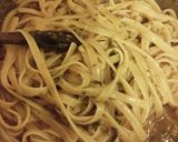 Foto del passaggio 8 della ricetta Spaghetti con acciughe, capperi, pinoli e pangrattato 🍝
