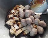 Foto langkah ke 5 dari resep Tahu + Bakso saus lada hitam.