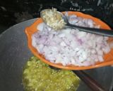 A picture of step 3 of Schezwan veg noodles.