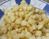 Foto del paso 1 de la receta: Tortilla de papas con hierbas aromáticas. Chuletas de cerdo