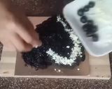 A picture of step 6 of Oreo biscuit cake.