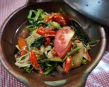 Foto langkah ke 4 dari resep Tumis Kangkung Jamur Enoki.