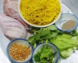 รูปขั้นตอนการทำที่ 1 ของ เส้นเหลืองน่องไก่ต้มยำ