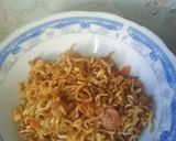 Foto langkah ke 5 dari resep Mie sosis duo bawang.