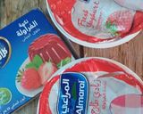 Foto langkah ke 1 dari resep Salad Strawberry Flavour Jelly Dessert.