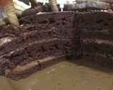 Csupa csoki torta, meggyel recept fázis 4 fotója