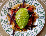 Foto del paso 2 de la receta: Ensalada de pimientos rojos asados, aguacate y remolacha