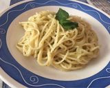 Foto del passaggio 4 della ricetta Spaghetti al limone, menta e peperoncino