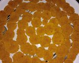 A picture of step 1 of Teekhi Masala Puri.
