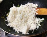A picture of step 2 of Soya palak rice.