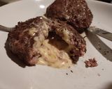 รูปขั้นตอนการทำที่ 4 ของ Stuffed Burger (แฮมเบอร์เกอร์ยัดไส้)