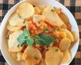 Hình bước làm 4 của món Khoai Tây Xào Cà Chua