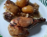 Une image de l'étape 13 de Poulet et pommes de terre fondantes rôtis aux herbes de Provence et huile d'olive 🍴.