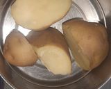 A picture of step 1 of Potato paratha.