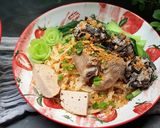 Hình bước làm 2 của món Bún trộn thập cẩm
