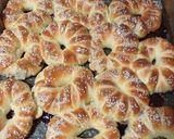 Pas rețetă Covrigi dulci umpluți cu dulceață de cireșe 3 fotografie
