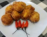 Foto langkah ke 6 dari resep Tahu Bulat isi Sosis.