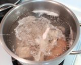 用壓力鍋省時熬出膠質滿滿的果凍豬高湯！(料理用豬骨白湯、大骨湯)的食譜步驟1照片