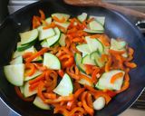 Foto del paso 3 de la receta: Pasta con Pimentón y Zapallito