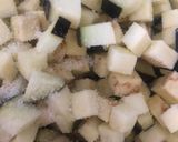 Foto del paso 2 de la receta Tortilla de berenjena, cebolla y ajo