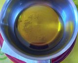 Foto del paso 5 de la receta Lágrimas y yemas de vainas de habas en aceite de oliva y Romero