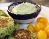 Foto del paso 3 de la receta: BOCADITOS DE QUINOA Y BRÓCOLI CON DIP DE ARVEJAS (SIN TACC)
