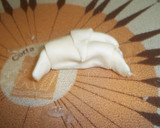 Foto del paso 6 de la receta: Croissant de masa de hojaldre sin relleno