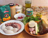 Foto del paso 1 de la receta: Arroz meloso de pulpo y gambones al ajillo