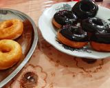 Foto langkah ke 5 dari resep Donat empuk topping coklat.