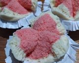 Foto langkah ke 6 dari resep Bolu Kukus Merah Putih.