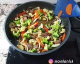 Foto langkah ke 9 dari resep Brokoli mix Tumis Daging Sapi.