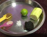 A picture of step 1 of Cucumber lemon cooler.