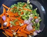 Foto langkah ke 2 dari resep Tumis buncis wortel.
