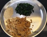 हरियाली लाडू - चंदन बटवा / बथुआ लाडू- माझी इनोव्हेटिव्ह रेसिपी (bathua ladoo recipe in marathi) रेसिपी स्टेप 4 फोटो 