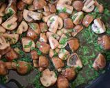 Foto del paso 3 de la receta: Hongos cremini salteados