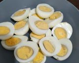 Foto del paso 2 de la receta: Huevos rellenos 🥚🥫