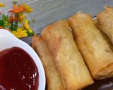 Foto langkah ke 5 dari resep Lumpia Isi Mie, Sosis dan Wortel.
