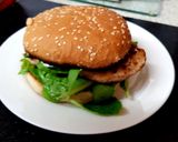 A picture of step 5 of My Mexican Chicken Burger. 😘.