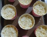 Foto langkah ke 4 dari resep Cheese Muffin.