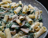 Foto del paso 5 de la receta: Pasta con setas y espinacas