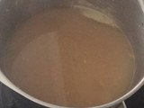 Sopa de tomillo, la típica sopa de nuestras abuelas que combate cualquier resfriado