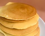 A picture of step 3 of Eggless pancakes 🥞.